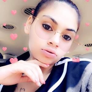 Meet your Posher, Iris